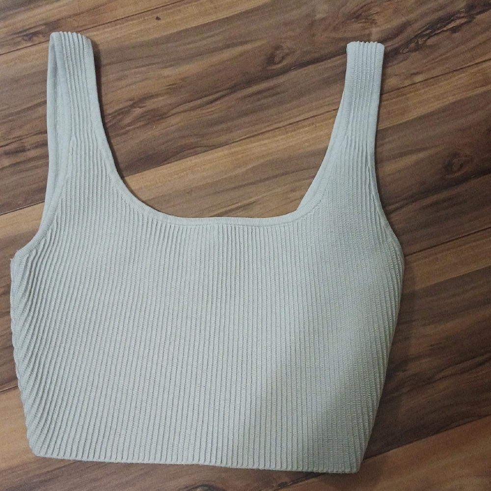 Aritzia Babaton Sculpt Knit Cropped Tank